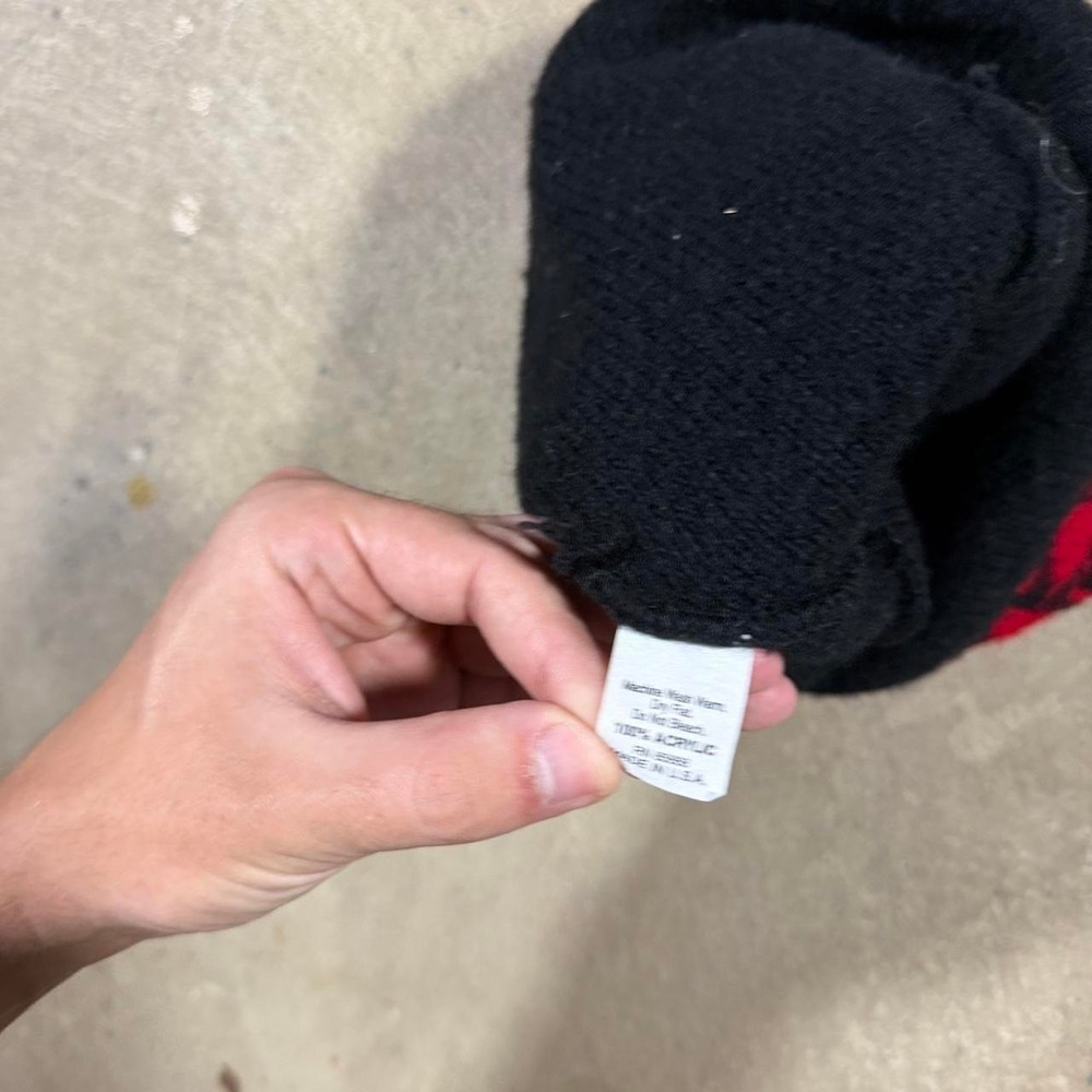 Y2K wrap around black and red emo grunge skater beanie made in USA - Picture 3 of 3